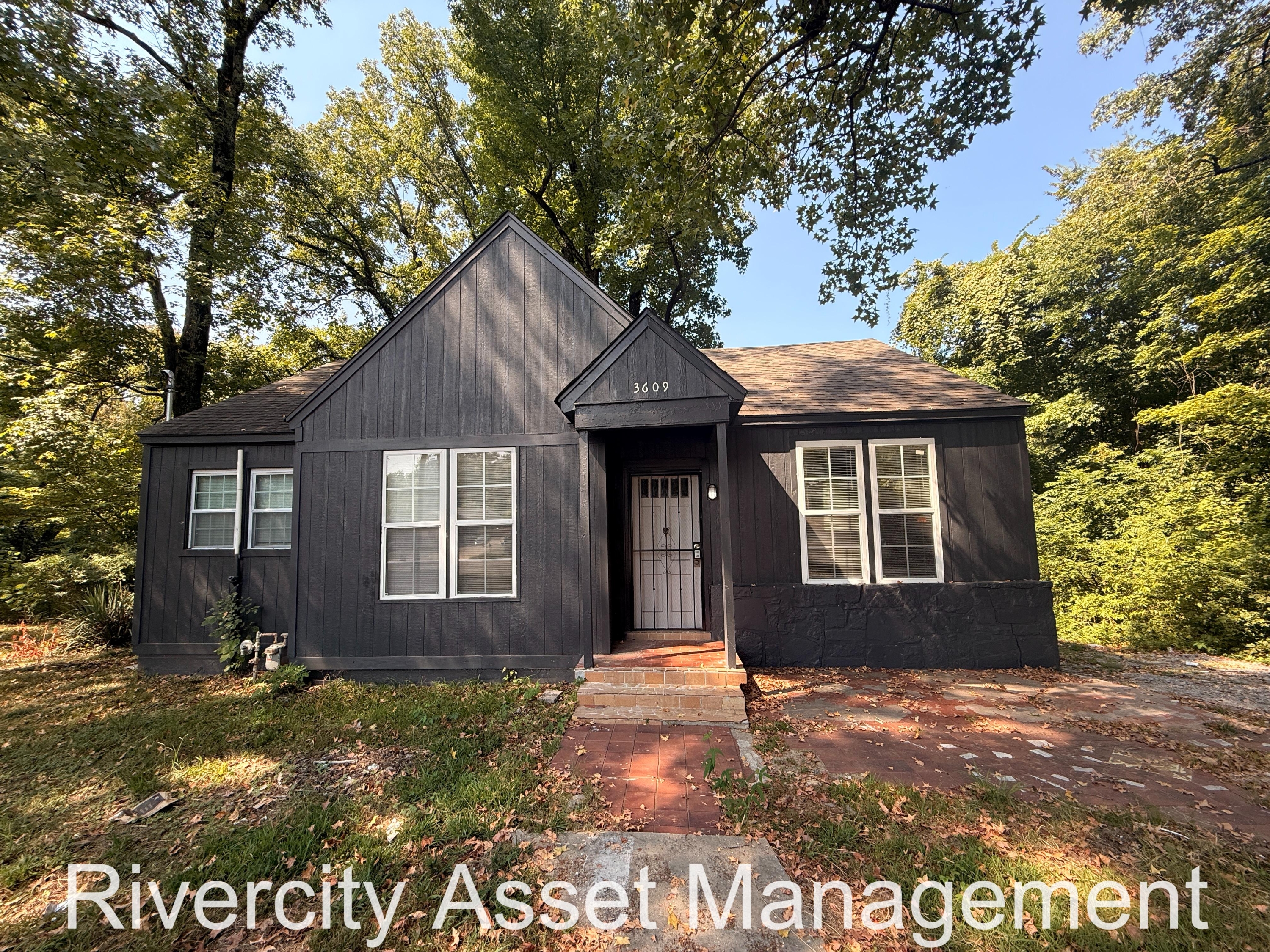 3609 Overton Crossing Street